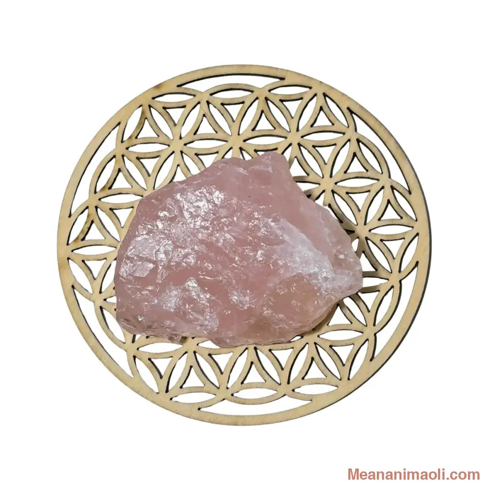Pierre de Quartz Rose brut naturelle 110g - posée sur une fleur de vie