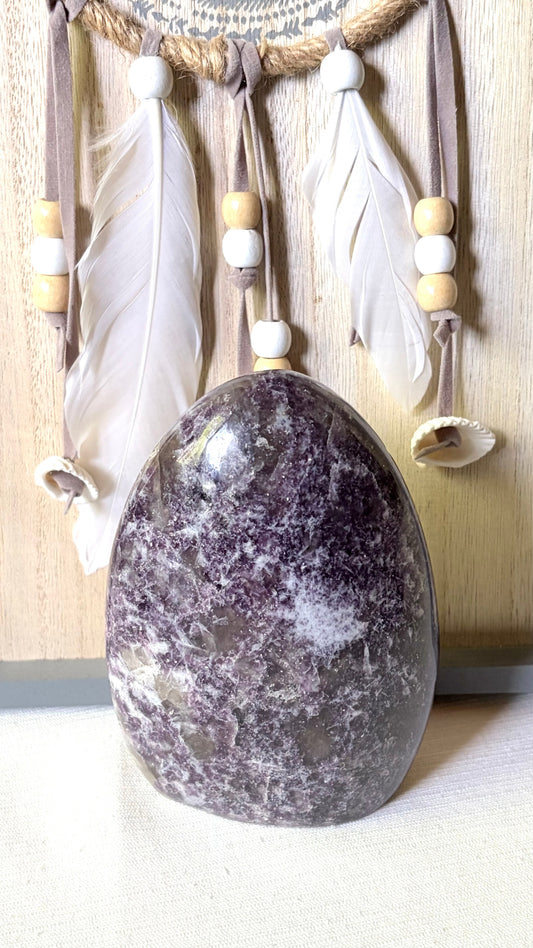 Retrouve le sommeil grâce à la Lépidolite