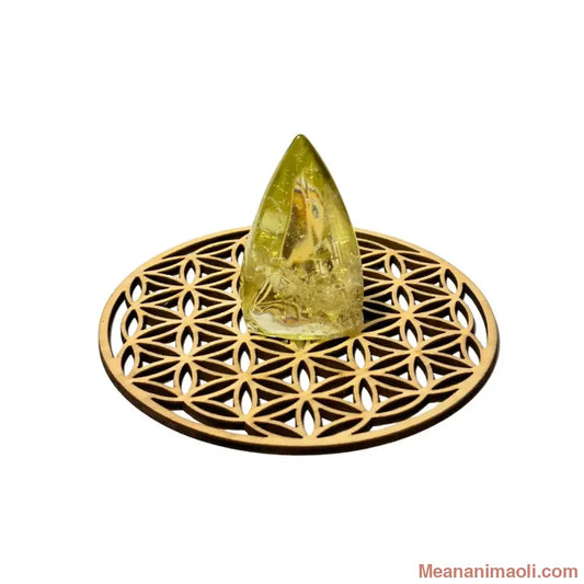 Pointe de Citrine naturelle de Madagascar polie et translucide pesant 39g posée sur une fleur de vie en bois - MEANANIMAOLI