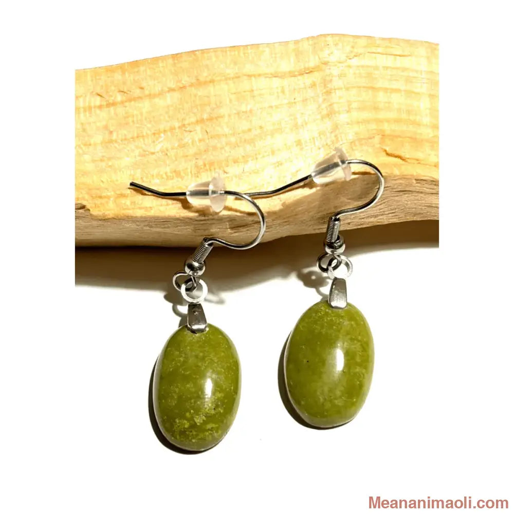 Boucles d'oreilles pendantes MEANANIMAOLI en Opale verte naturelle et acier inoxydable, pour favoriser l'apaisement et la liberté émotionnelle.