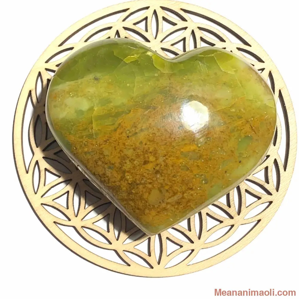 Cœur en opale verte naturelle 180 g de Madagascar, pierre de renouveau et d’harmonie
