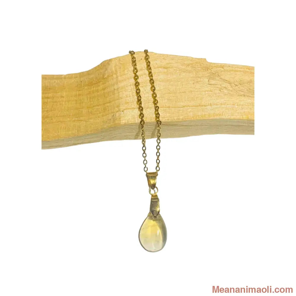Collier Pendentif Citrine naturelle sur une chaîne en acier inoxydable.