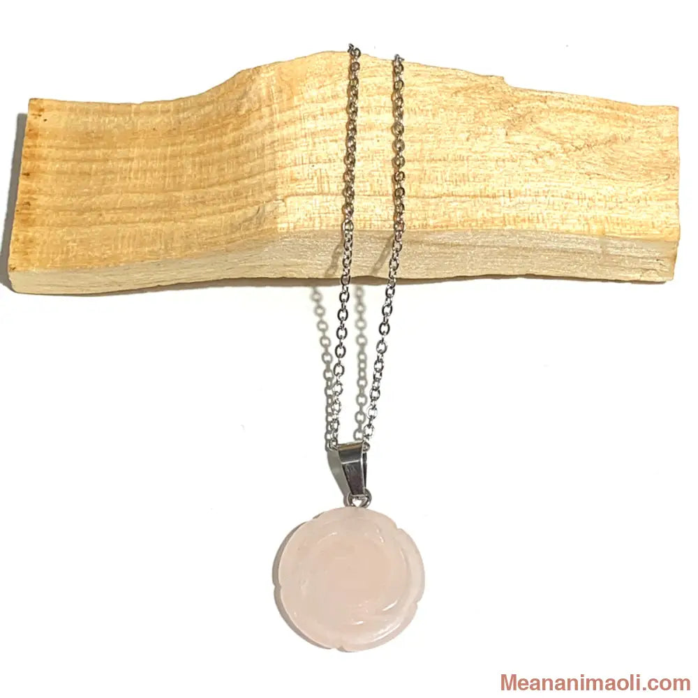 Collier acier inoxydable avec pendentif quartz rose sculpté en forme de rose
