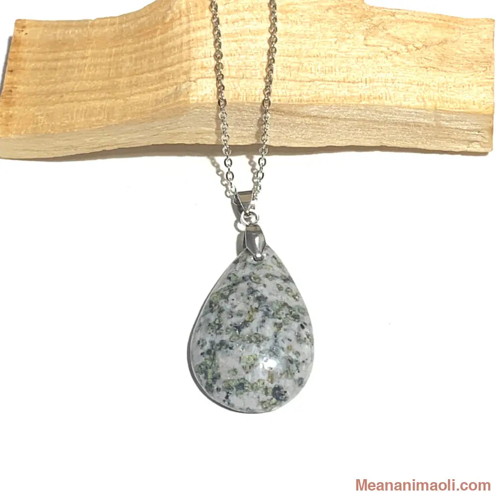 Collier acier inoxydable avec pendentif spinelle verte naturelle