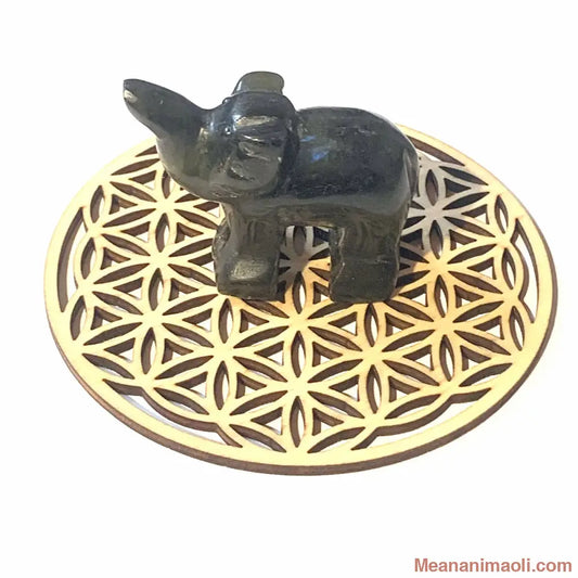 Éléphant en labradorite naturelle 58 g de Madagascar, pierre de sagesse et de protection