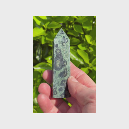 Pointe de Jaspe Kambaba 9,5 cm – Paix intérieure, Nature & Équilibre
